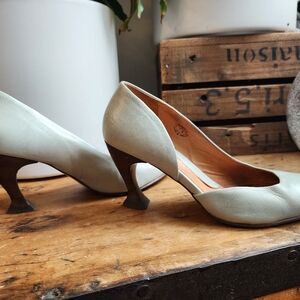 John Fluevog Womens Size 7.5 Light Green Half D’orsay High Heel Pumps